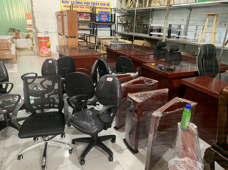 Thanh lý bàn ghế văn phòng cũ